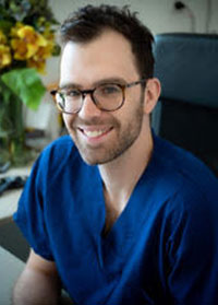 Dr Richard Szirt